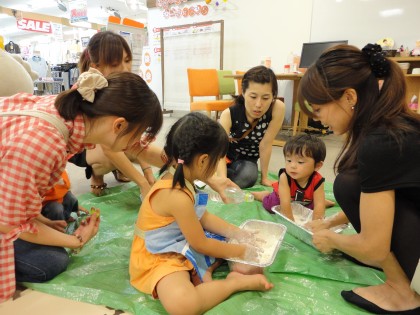 保険サロン　刈谷店　　こむぎねんどイベント